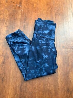 With Womens Reversible Blue Tie-Dye And Camouflage Leggings One Size